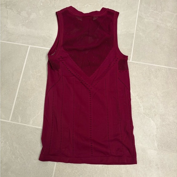 Athleta Oxygen Laser Cut Tank in Mulberry Size XS - Picture 4 of 15